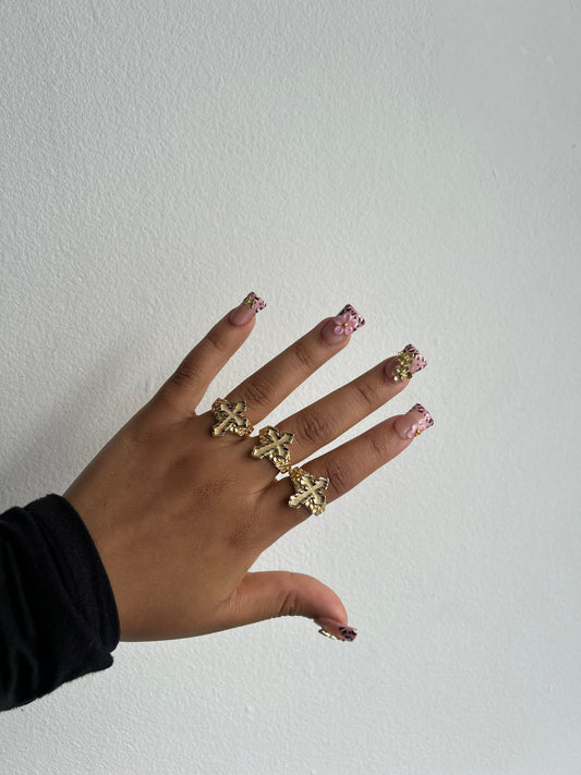 Cross nugget ring